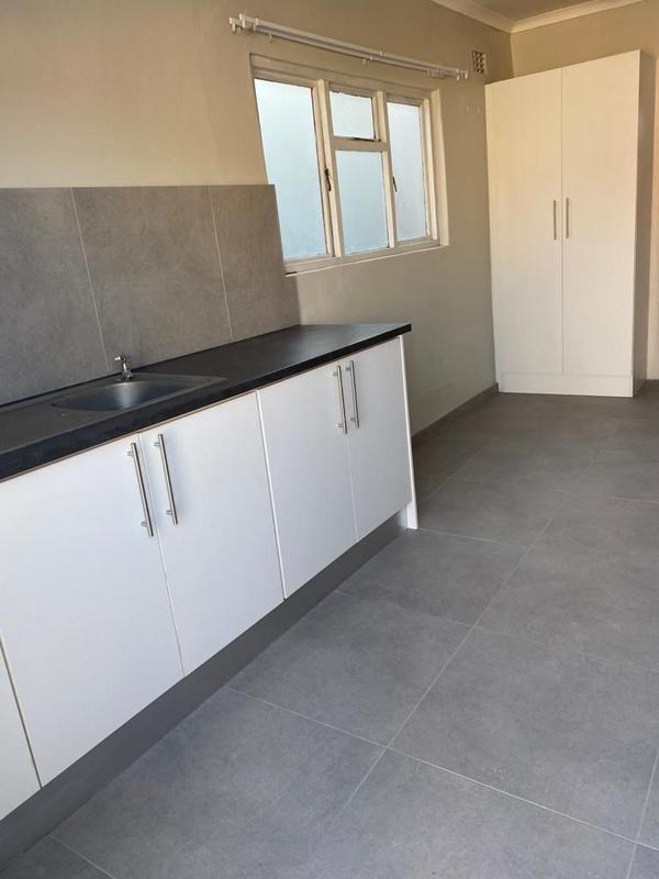 To Let 1 Bedroom Property for Rent in Maitland Western Cape